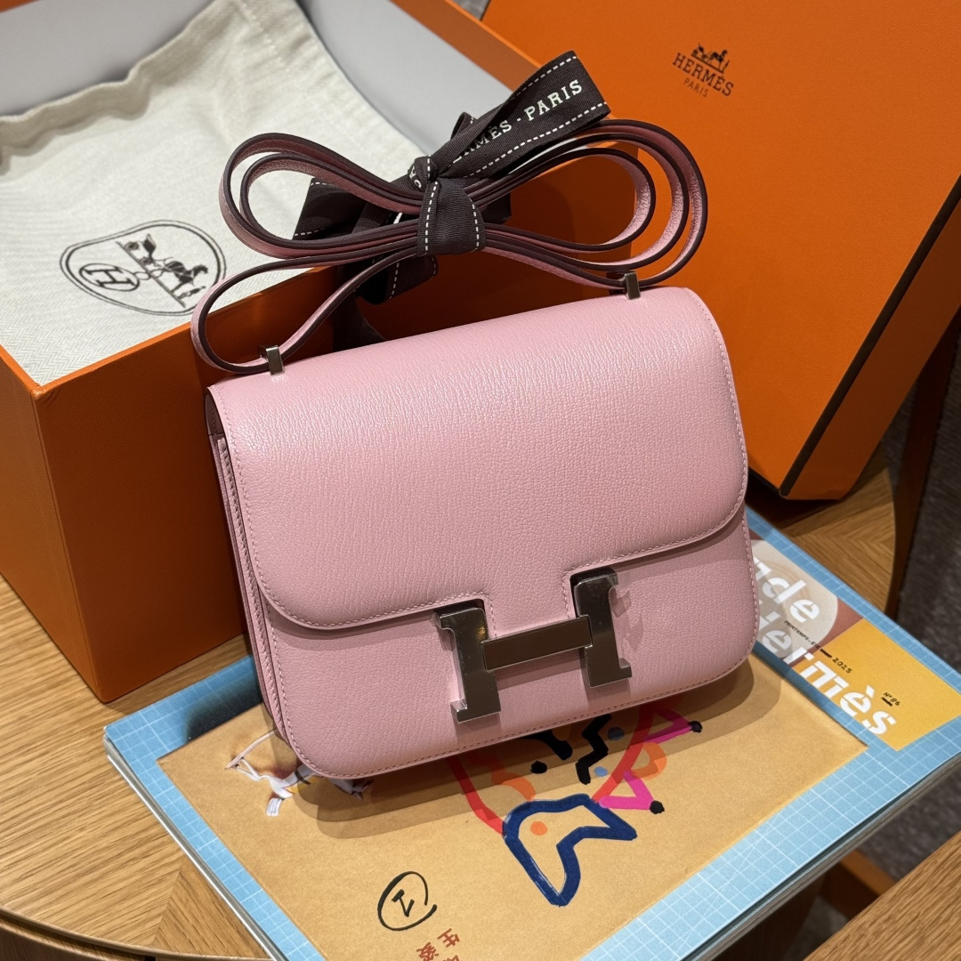 高仿Hermes*Constance19系列H080169CA3Q櫻花粉山羊皮銀扣純手工
