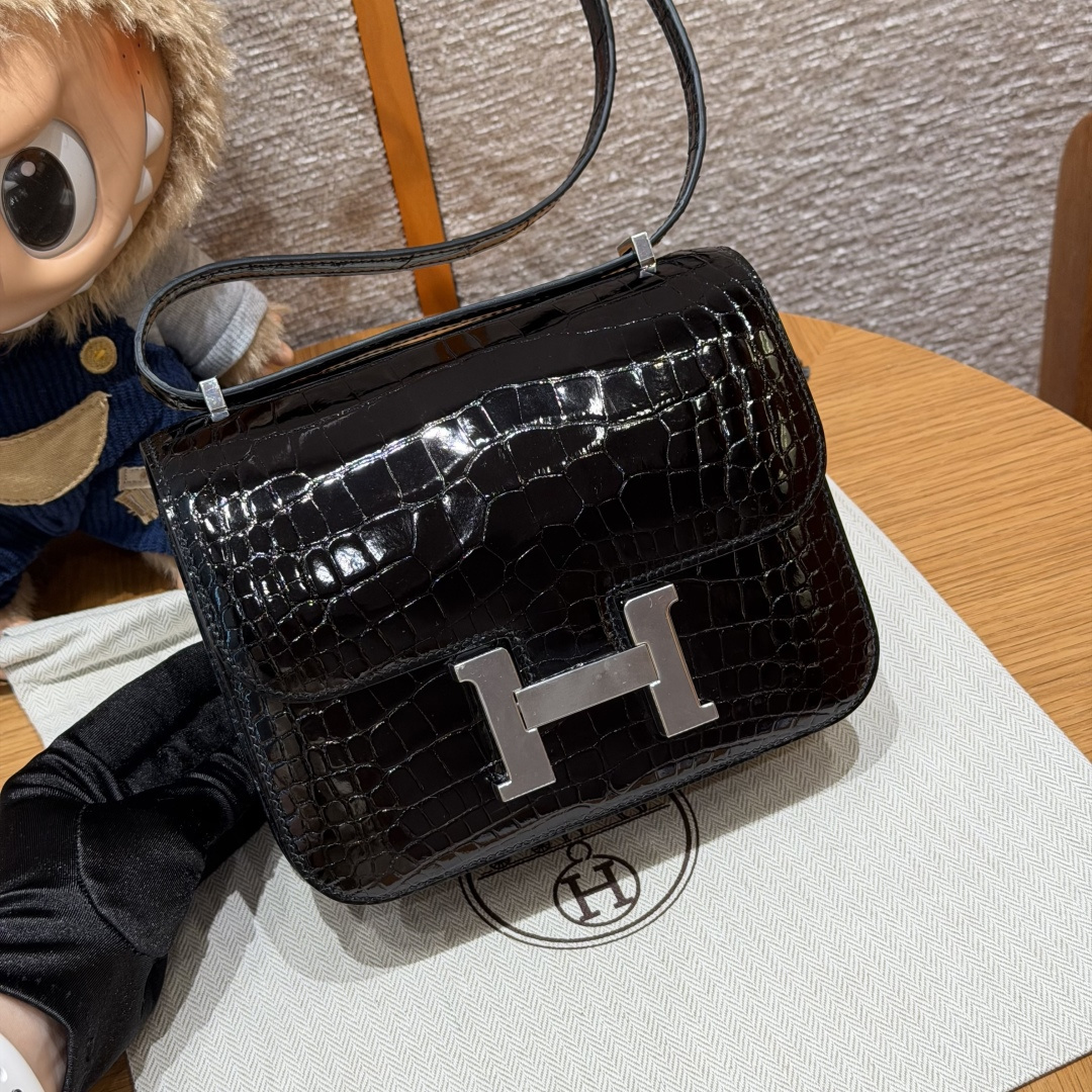 高仿Hermes*Constance19系列H080169CK89黑色鱷魚皮銀扣純手工