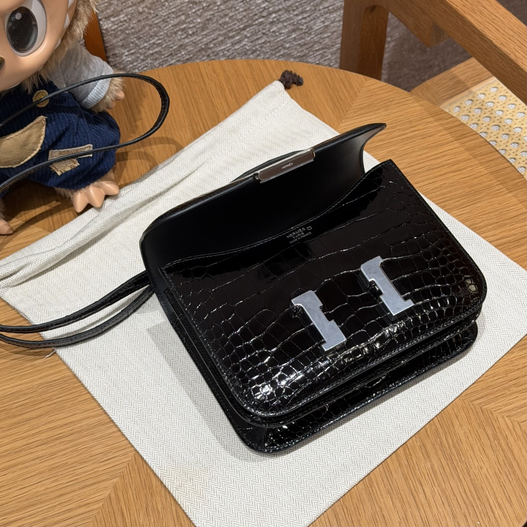 高仿Hermes*Constance19系列H080169CK89黑色鱷魚皮銀扣純手工