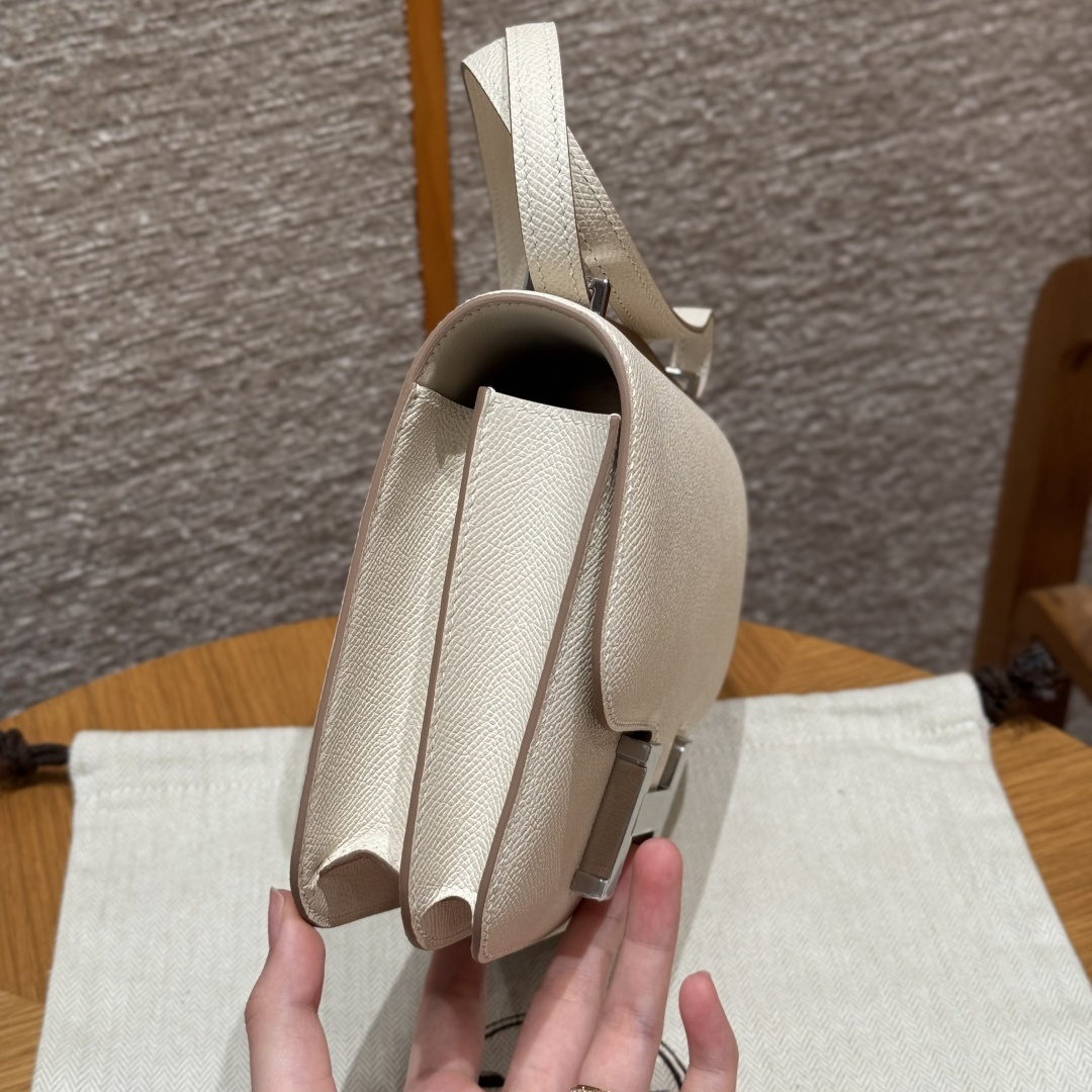 高仿Hermes*Constance19系列H080169EP10奶昔白牛皮銀扣純手工