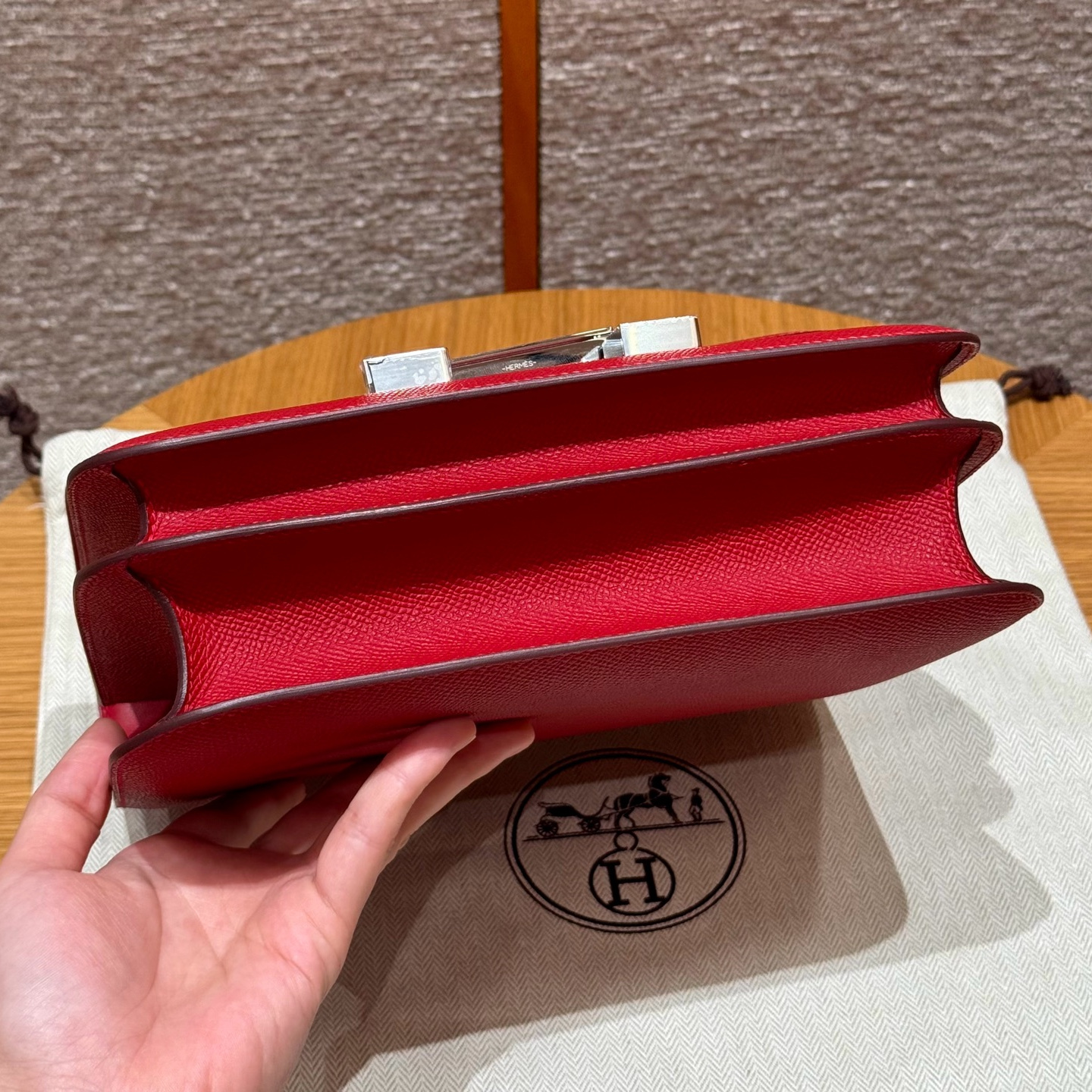 高仿Hermes*Constance24系列H080170EPQ5國旗紅牛皮銀扣純手工