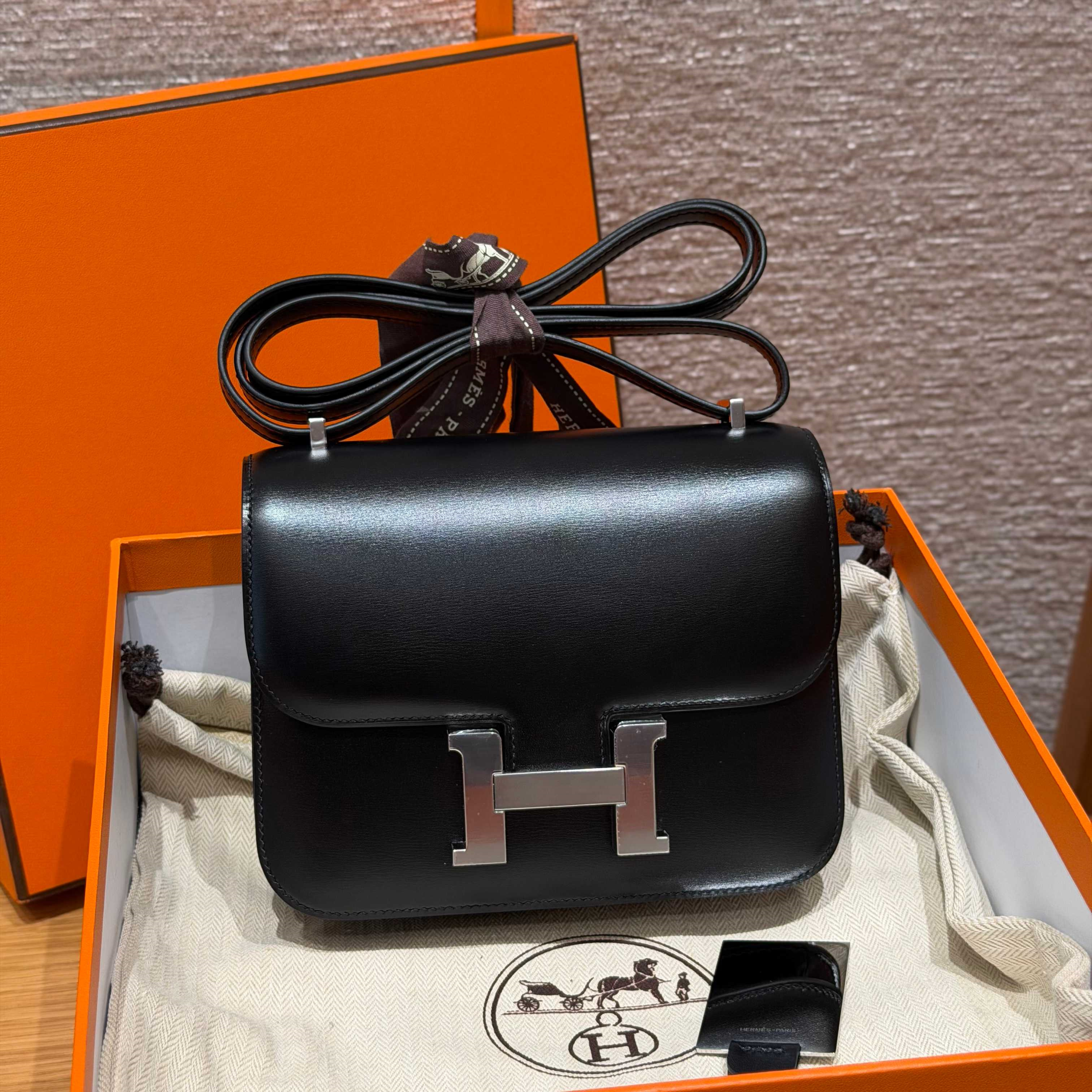 高仿Hermes*Constance19系列H080169BX89黑色牛皮銀扣純手工