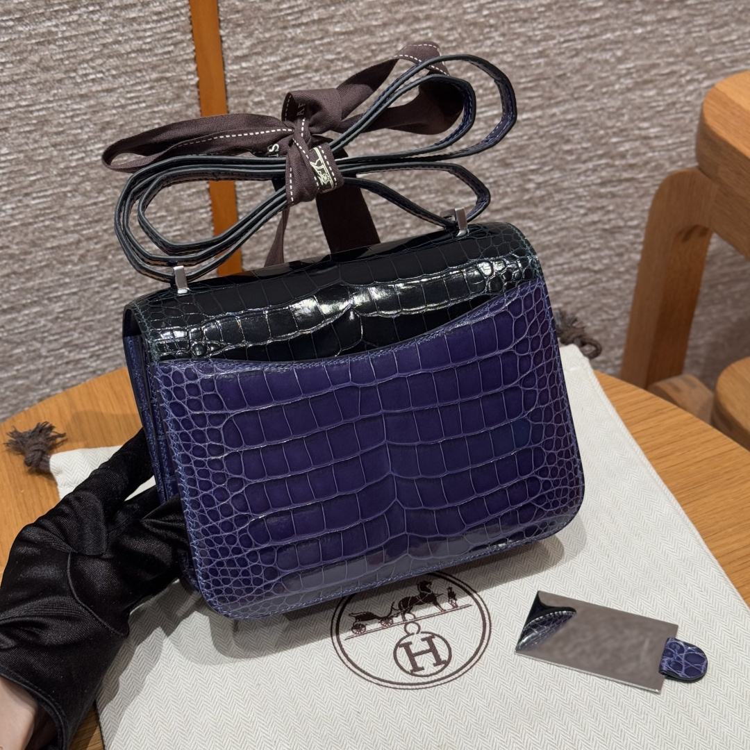 高仿Hermes*Constance19系列H080169CKV073盧俊綠拼寶石藍鱷魚皮黑扣純手工