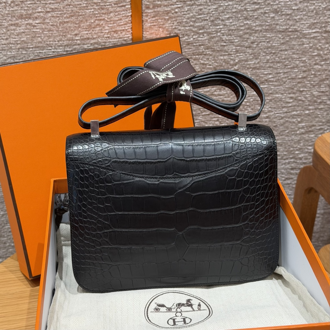 高仿Hermes*Constance24系列H080170CM89黑色鱷魚皮銀扣純手工