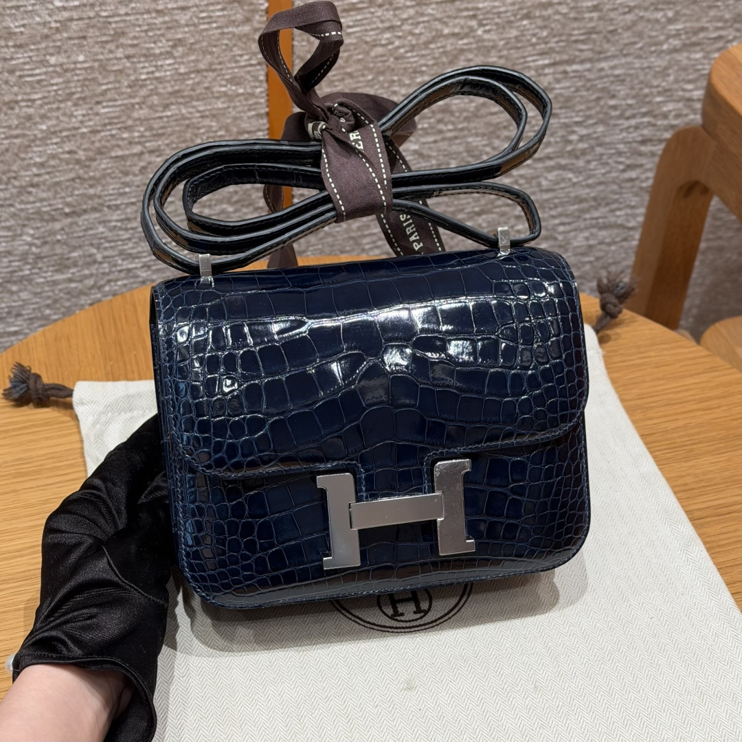 高仿Hermes*Constance19系列H080169CK78深海藍鱷魚皮銀扣純手工