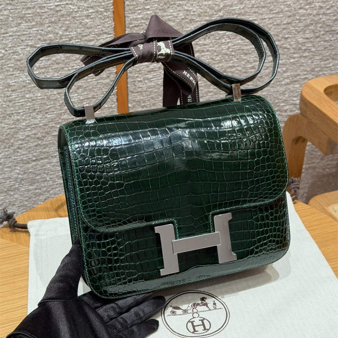 高仿Hermes*Constance24系列H080170CK67祖母綠鱷魚皮銀扣純手工