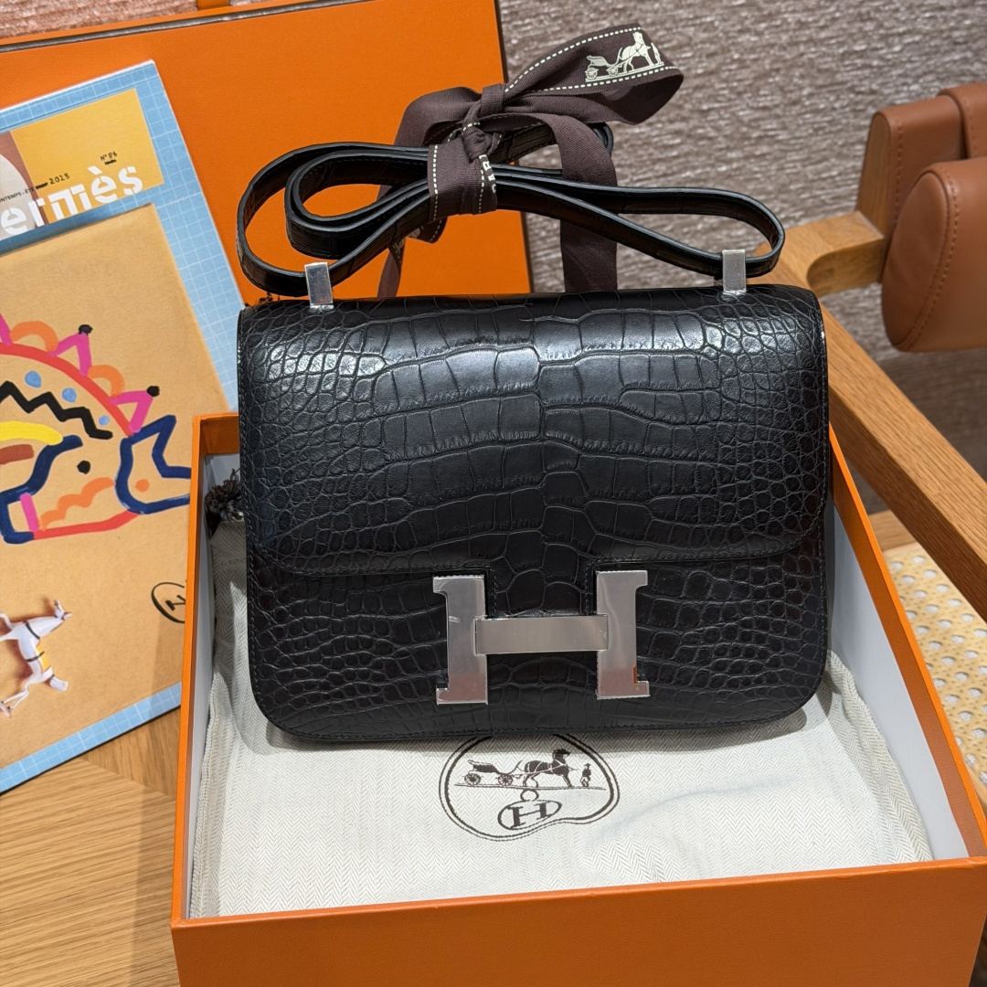 高仿Hermes*Constance24系列H080170CM89黑色鱷魚皮銀扣純手工