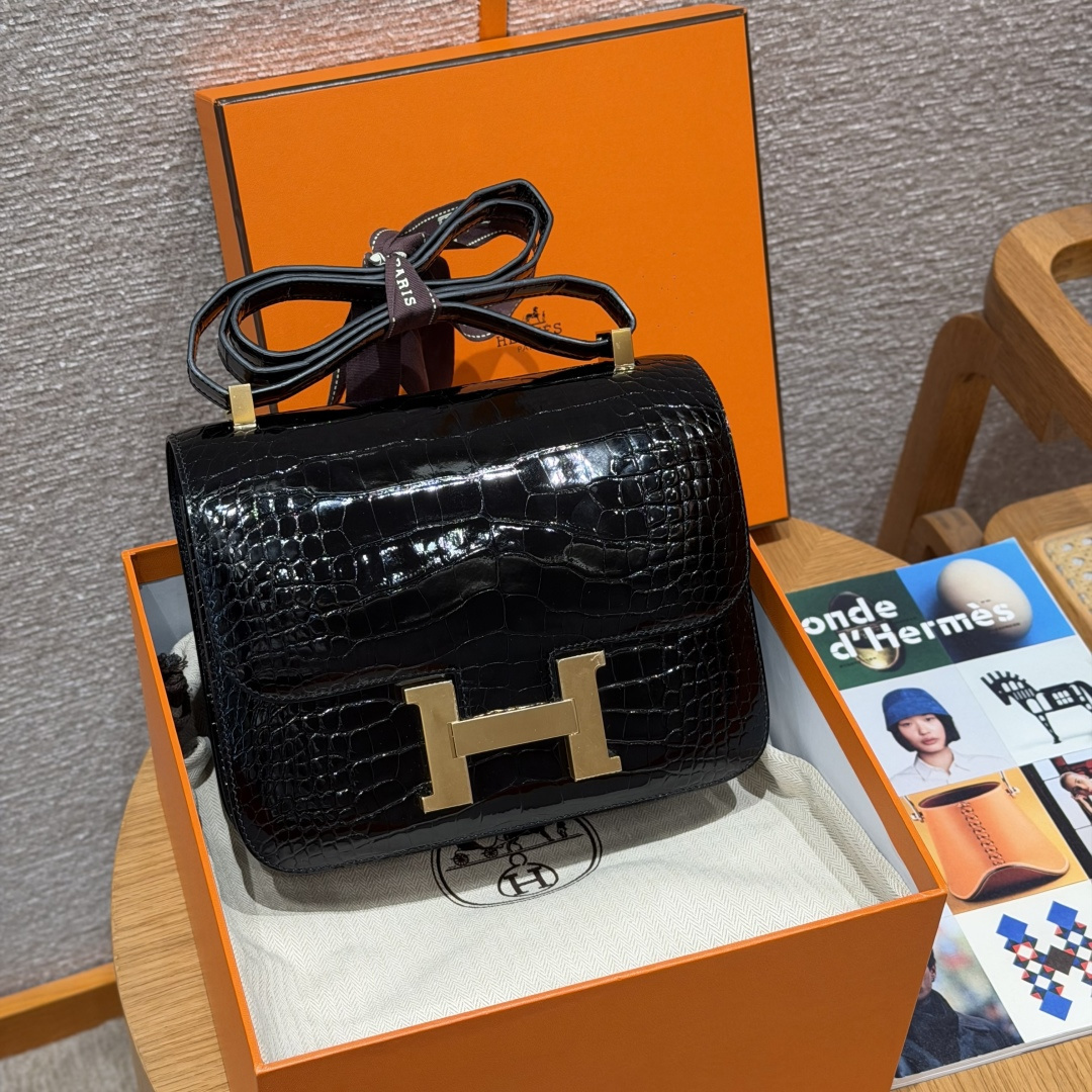 高仿Hermes*Constance24系列H080170CK89黑色鱷魚皮金扣純手工