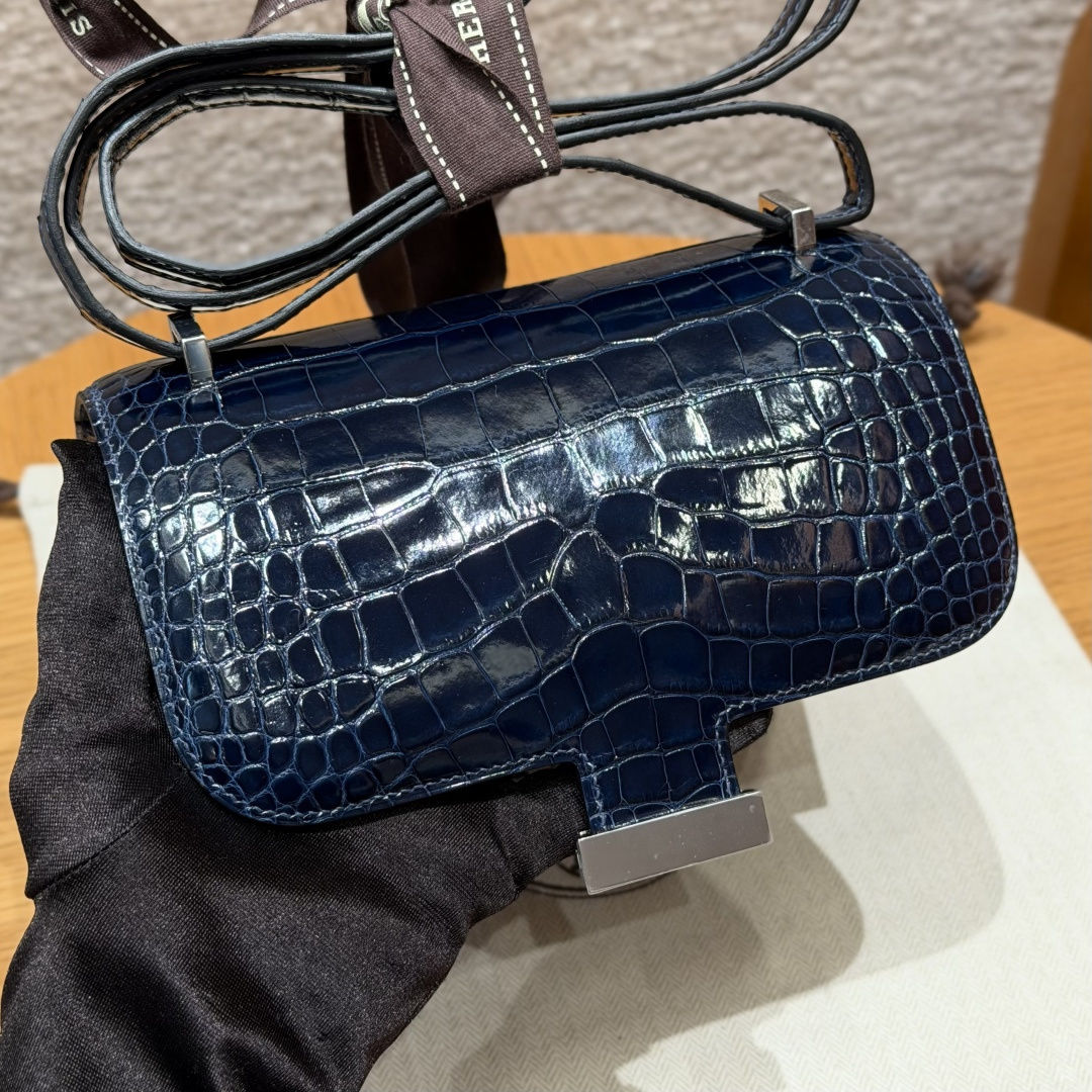高仿Hermes*Constance19系列H080169CK78深海藍鱷魚皮銀扣純手工