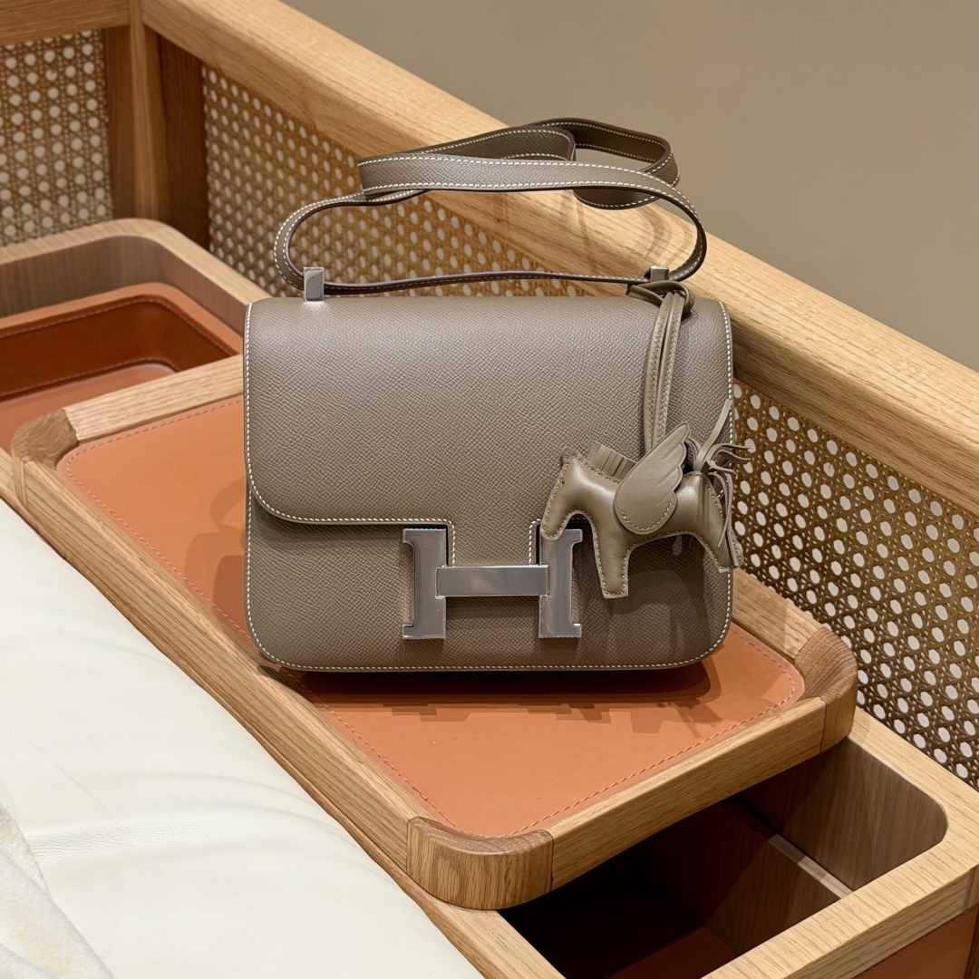 高仿Hermes*Constance24系列H080170EP18大象灰牛皮銀扣純手工