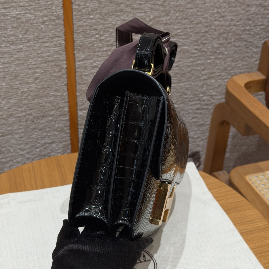 高仿Hermes*Constance24系列H080170CK89黑色鱷魚皮金扣純手工