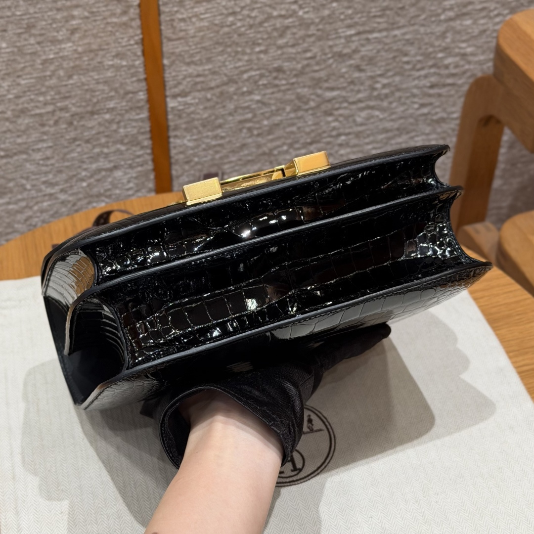 高仿Hermes*Constance24系列H080170CK89黑色鱷魚皮金扣純手工
