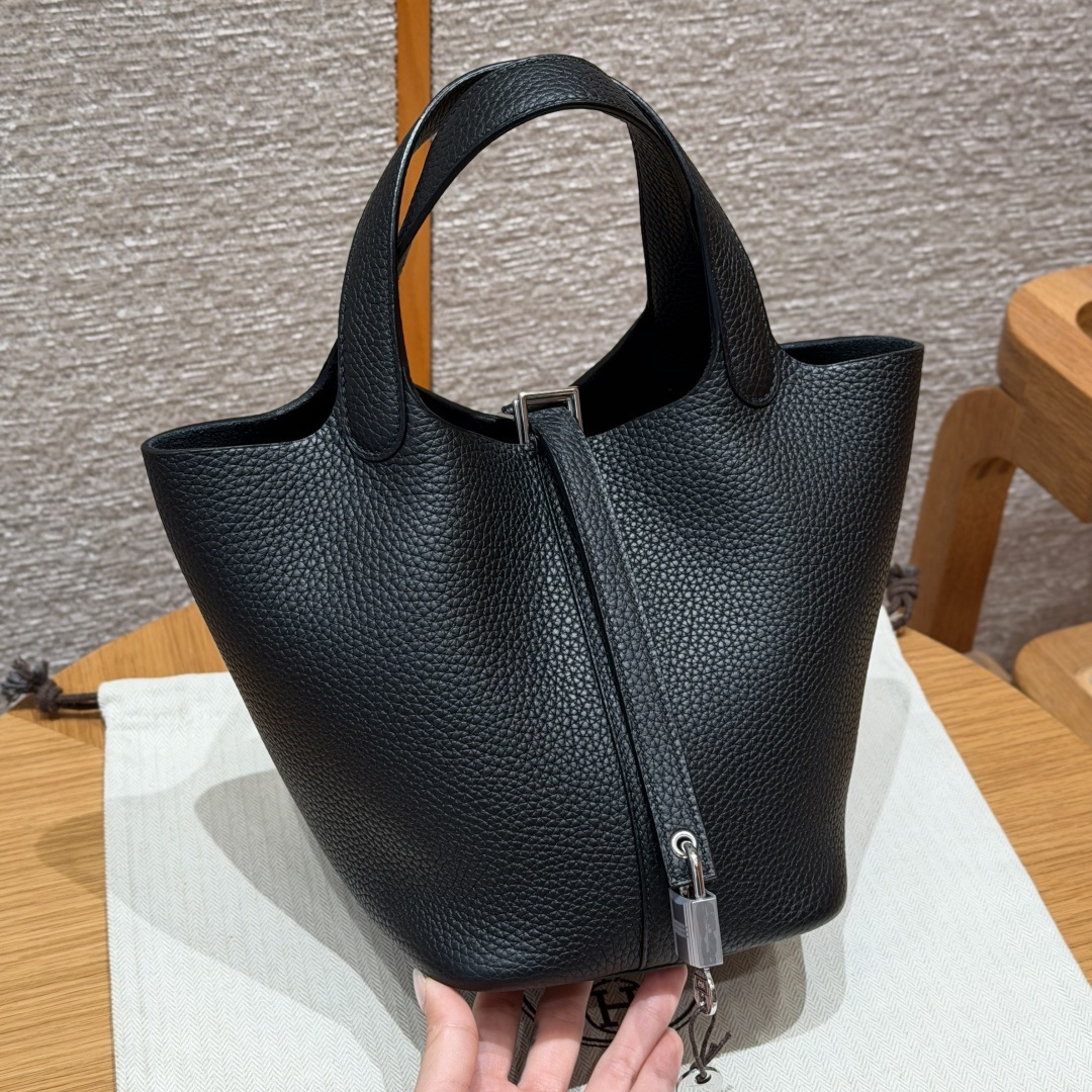 高仿Hermes*Picotin Lock18系列H56289TC89黑色牛皮銀扣純手工
