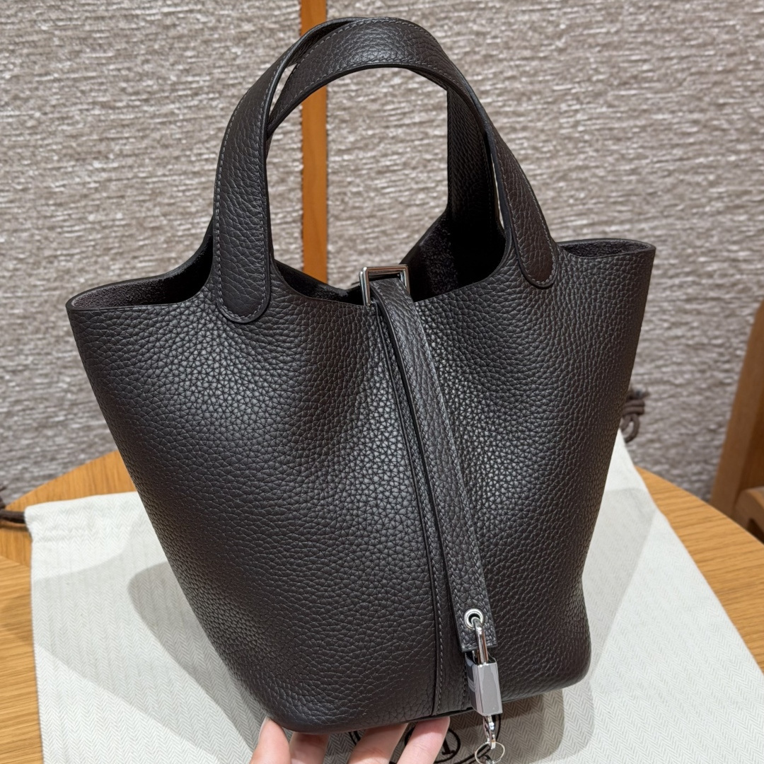 高仿Hermes*Picotin Lock18系列H56289TC46烏木色牛皮銀扣純手工