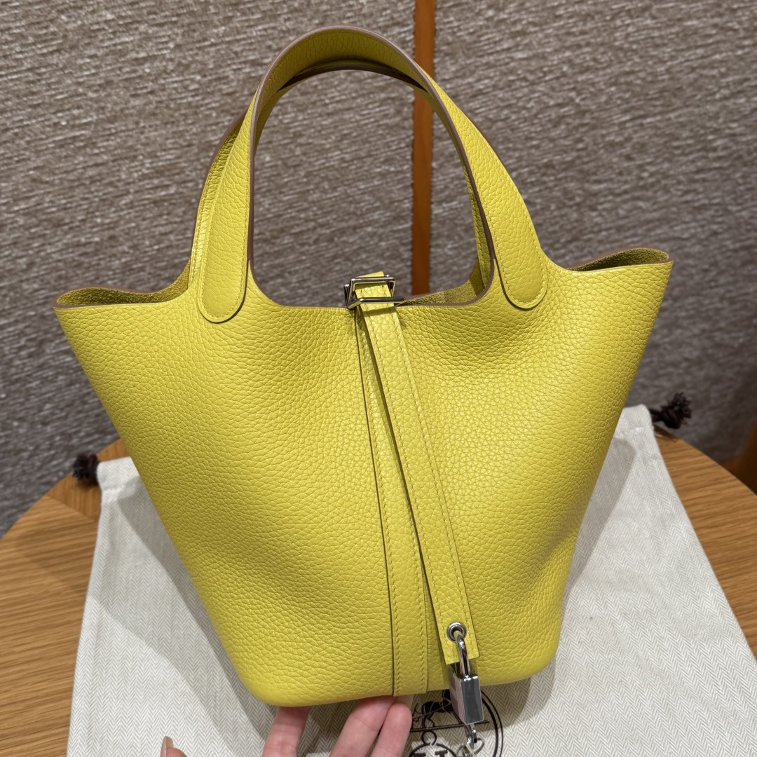 高仿Hermes*Picotin Lock18系列H56289TC9R檸檬黃牛皮銀扣純手工