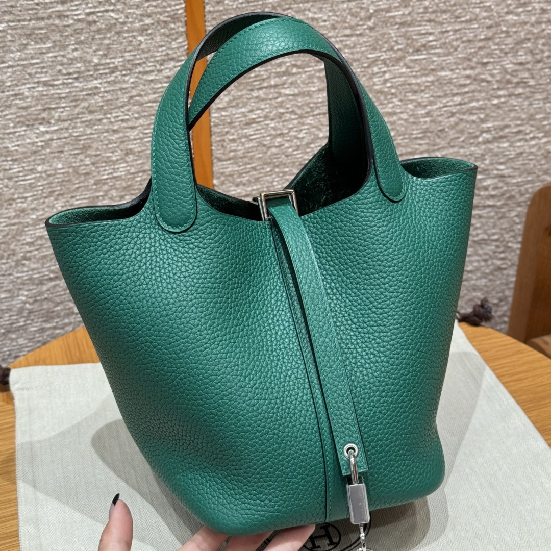 高仿Hermes*Picotin Lock18系列H56289TCU4絲絨綠牛皮銀扣純手工