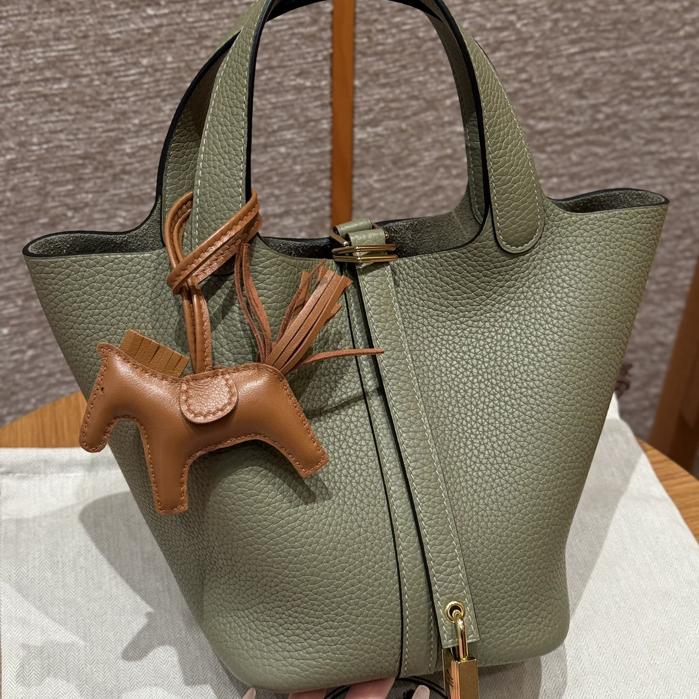 高仿Hermes*Picotin Lock18系列H56289TCQ1鼠尾草綠牛皮金扣純手工