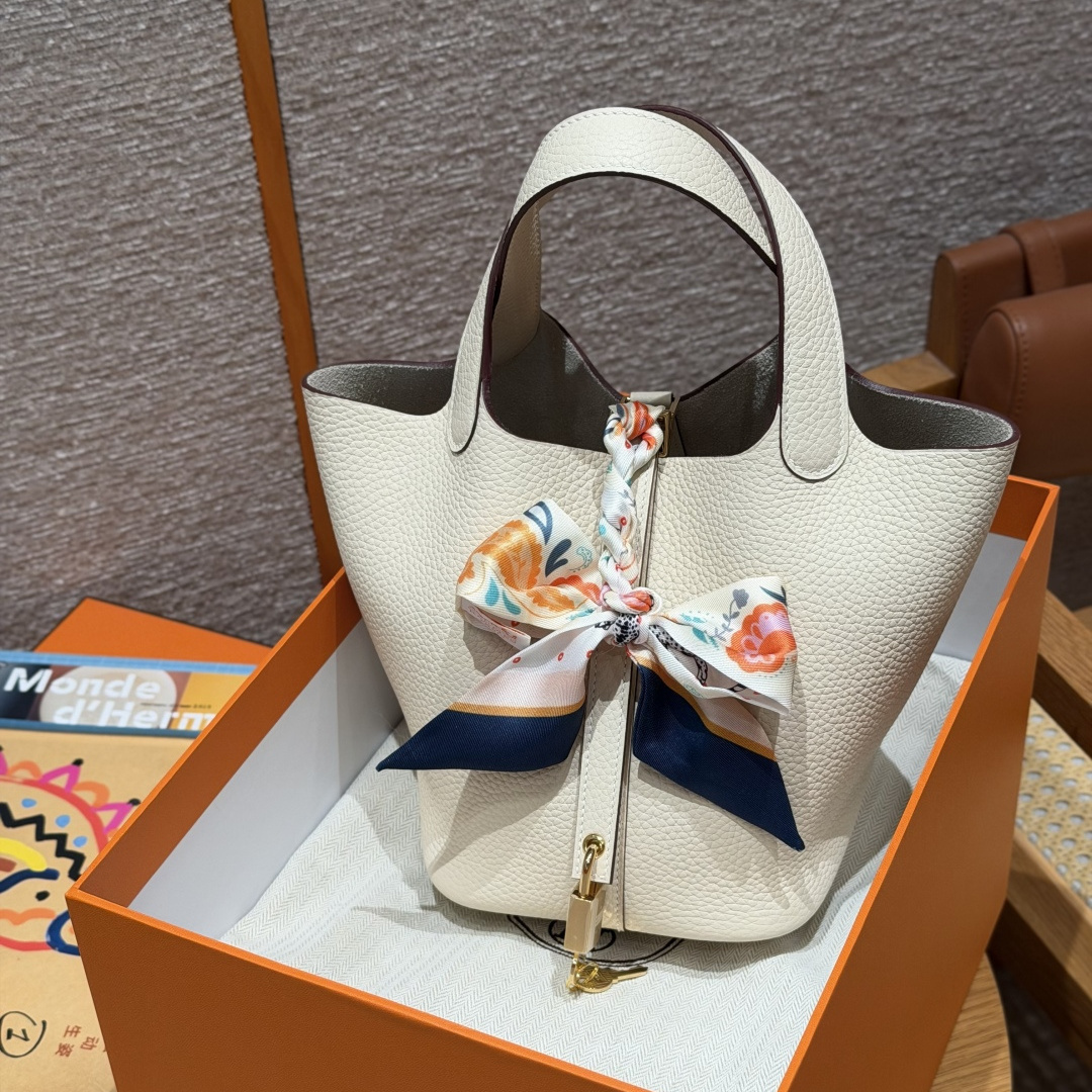 高仿Hermes*Picotin Lock18系列H56289TC89奶油白牛皮金扣純手工