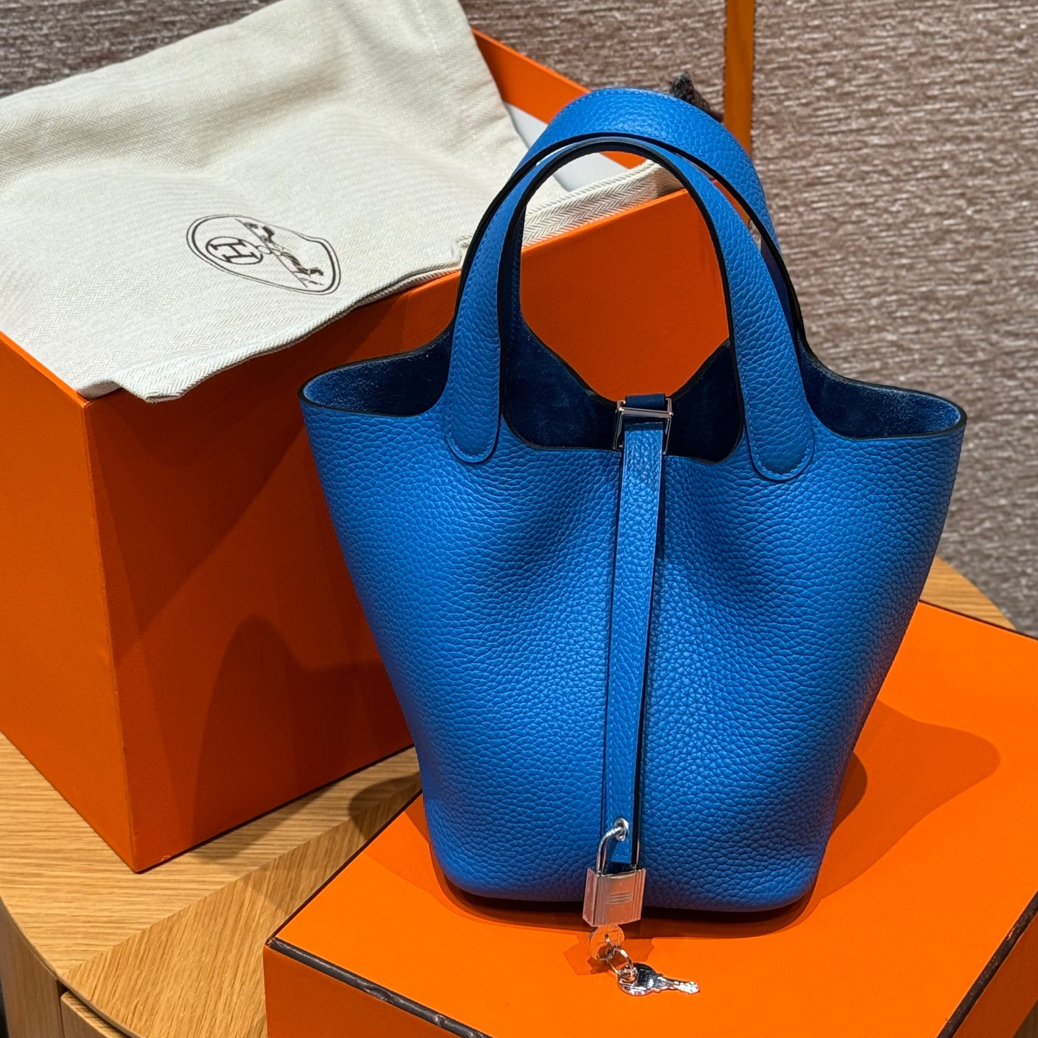 高仿Hermes*Picotin Lock18系列H56289TCT7水妖藍牛皮銀扣純手工
