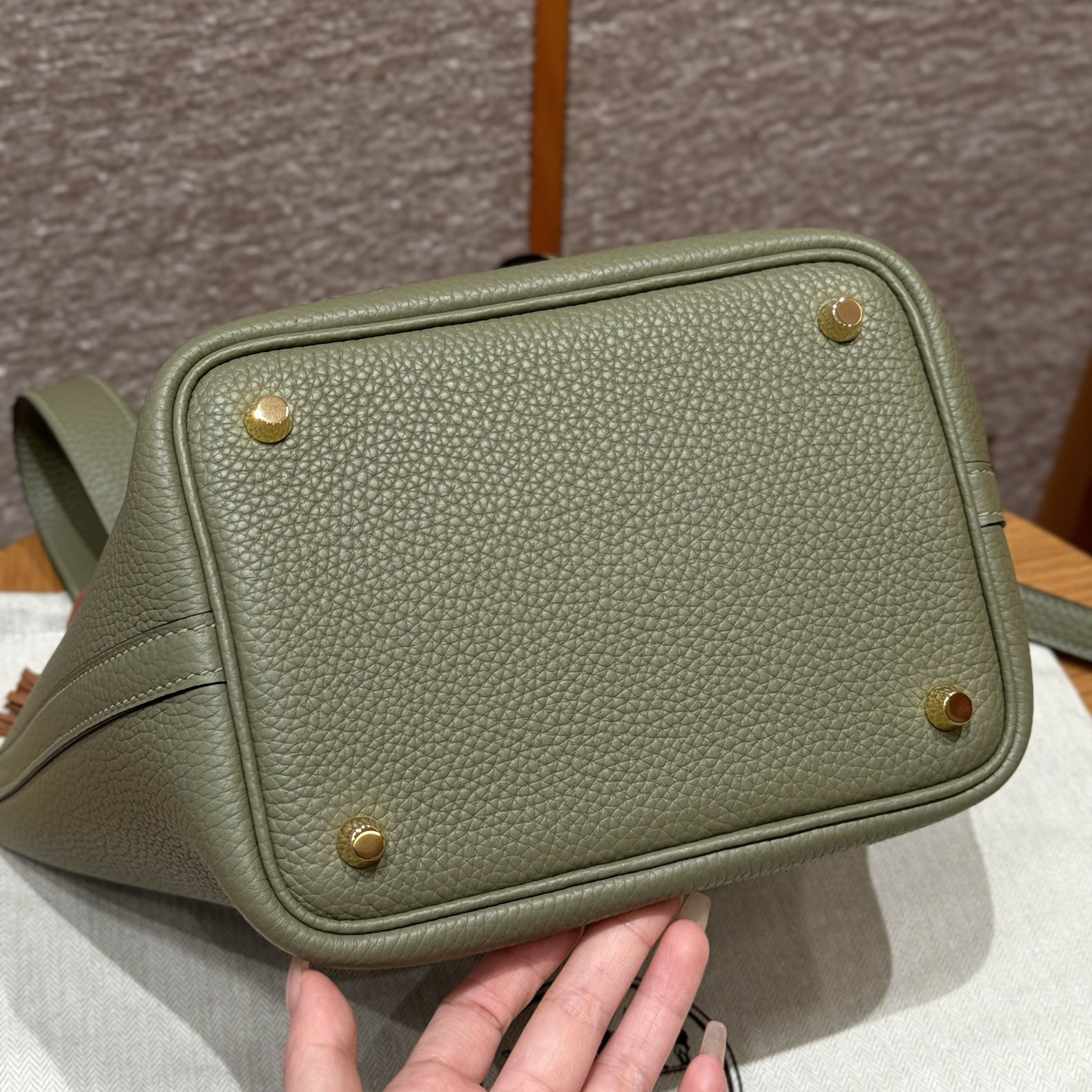 高仿Hermes*Picotin Lock18系列H56289TCQ1鼠尾草綠牛皮金扣純手工