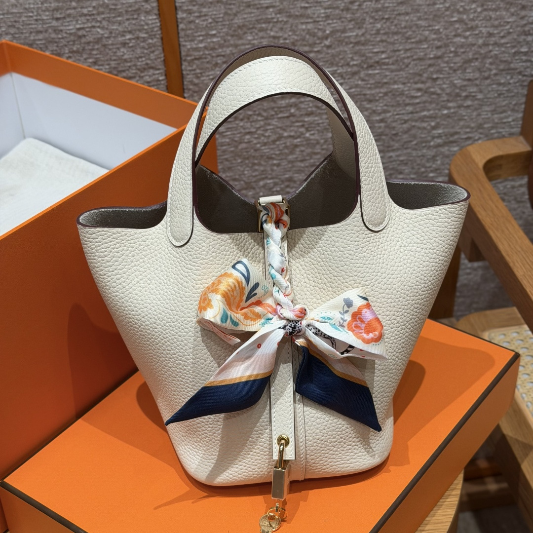 高仿Hermes*Picotin Lock18系列H56289TC89奶油白牛皮金扣純手工