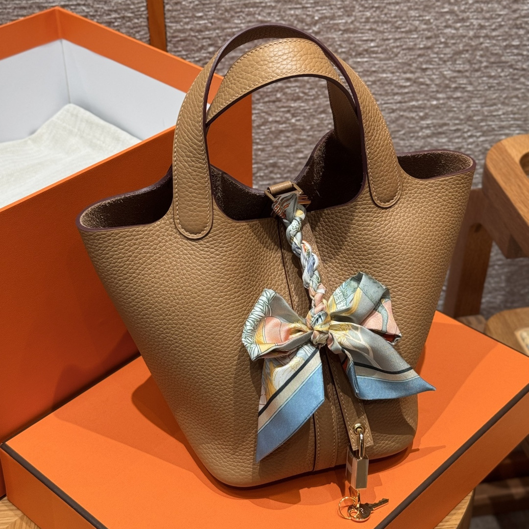 高仿Hermes*Picotin Lock18系列H56289TC4B餅乾色牛皮金扣純手工