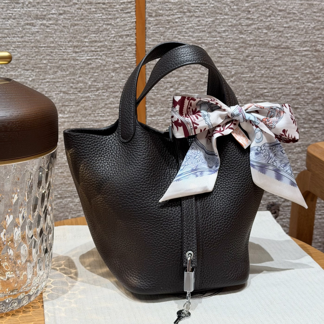 高仿Hermes*Picotin Lock18系列H56289TC46烏木色牛皮銀扣純手工