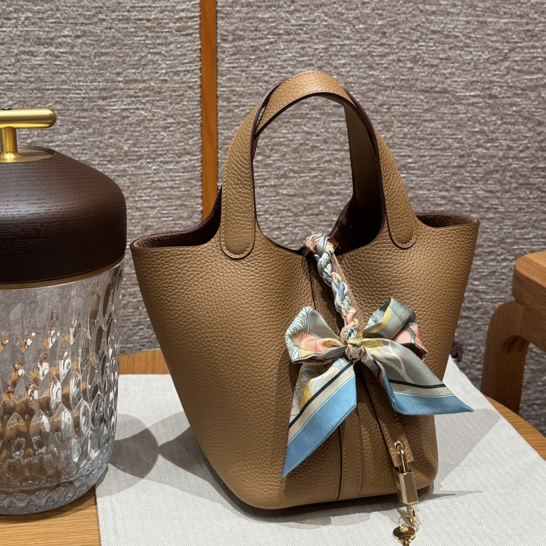 高仿Hermes*Picotin Lock18系列H56289TC4B餅乾色牛皮金扣純手工