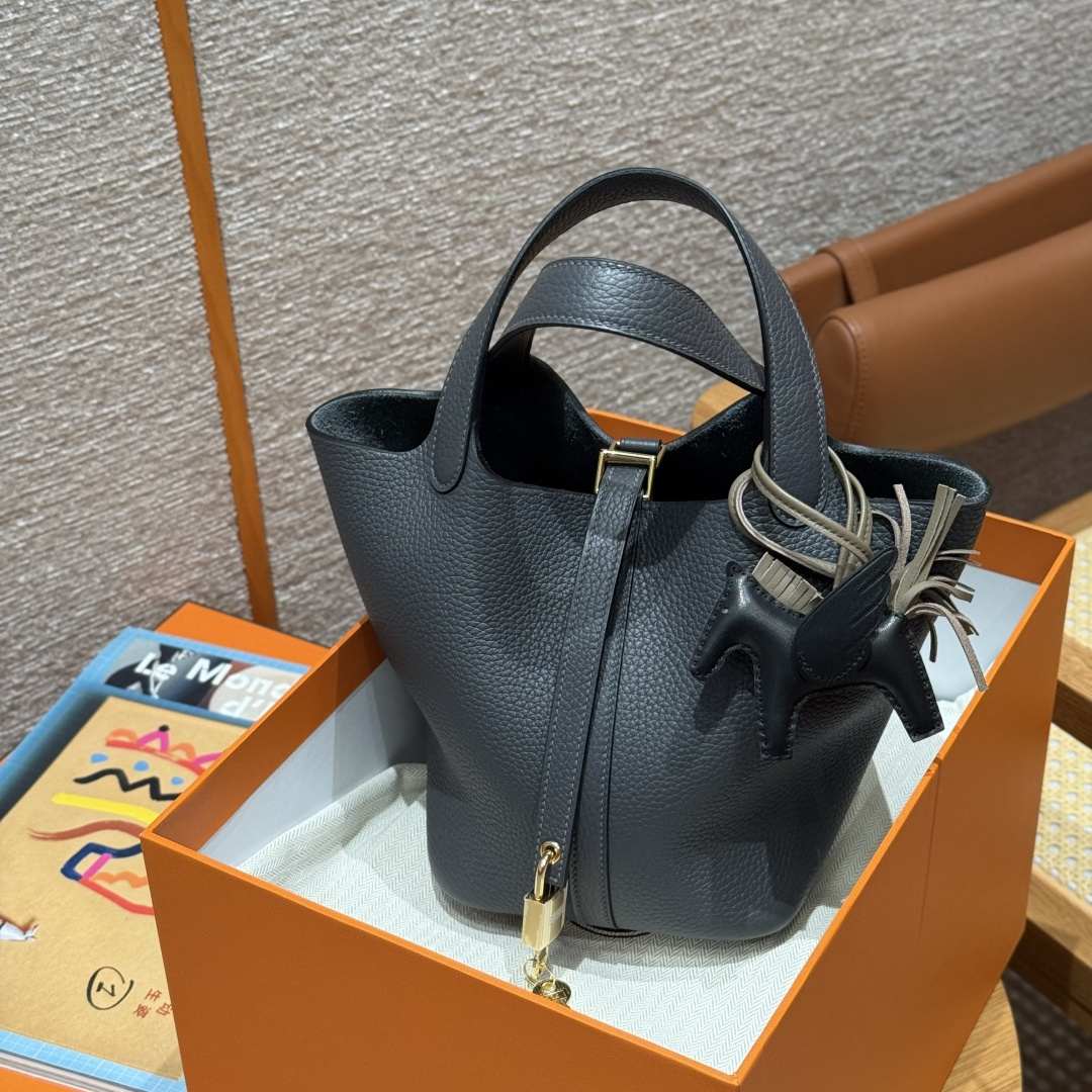 高仿Hermes*Picotin Lock18系列H56289TC88石墨灰牛皮金扣純手工