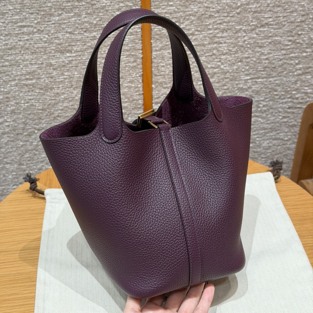 高仿Hermes*Picotin Lock18系列H56289TCN5黑加侖紫牛皮金扣純手工