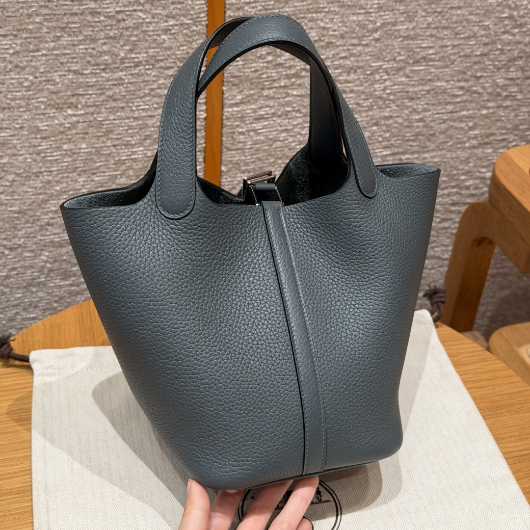高仿Hermes*Picotin Lock18系列H56289TCY7颶風藍牛皮銀扣純手工