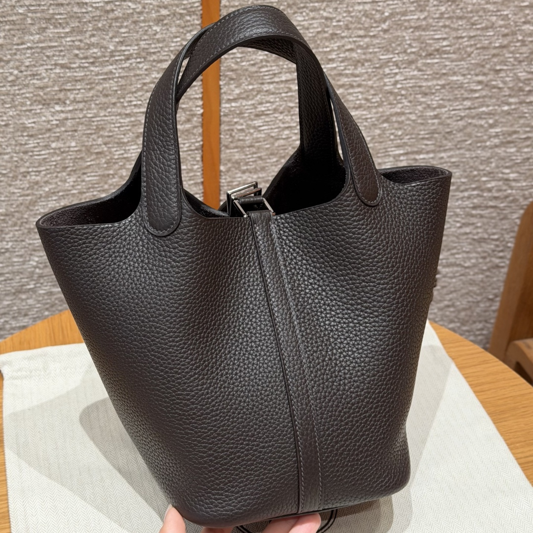 高仿Hermes*Picotin Lock18系列H56289TC46烏木色牛皮銀扣純手工