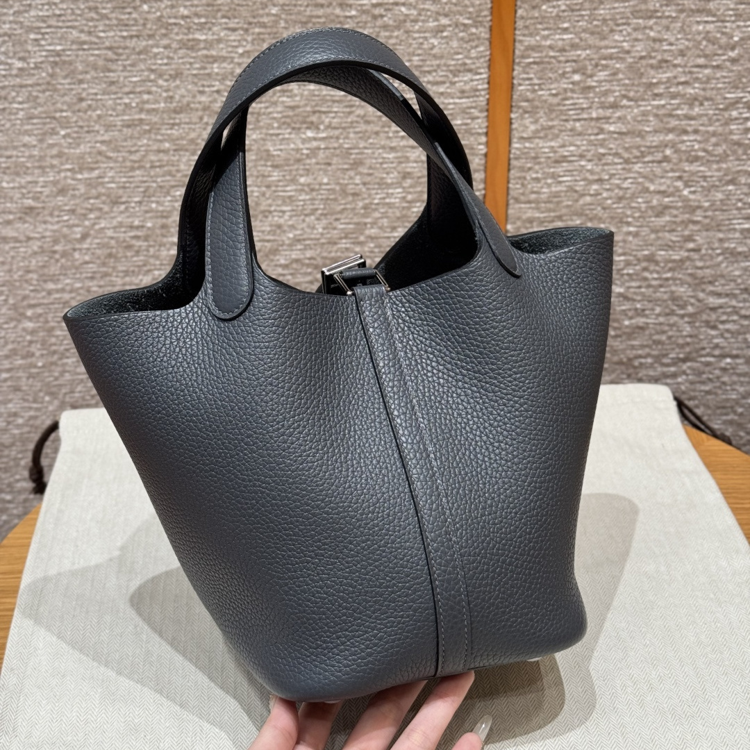 高仿Hermes*Picotin Lock18系列H56289TCH0霧霾灰牛皮銀扣純手工