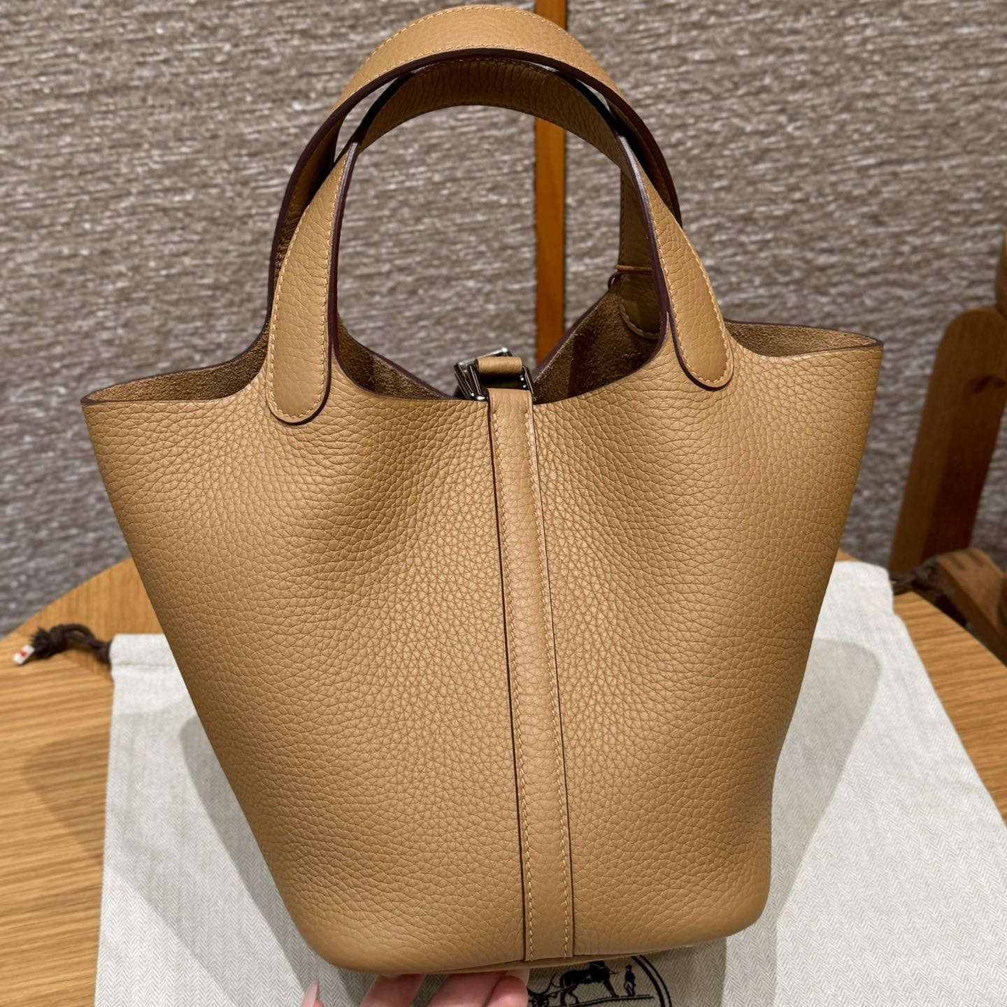 高仿Hermes*Picotin Lock18系列H56289TC4B餅乾色牛皮銀扣純手工