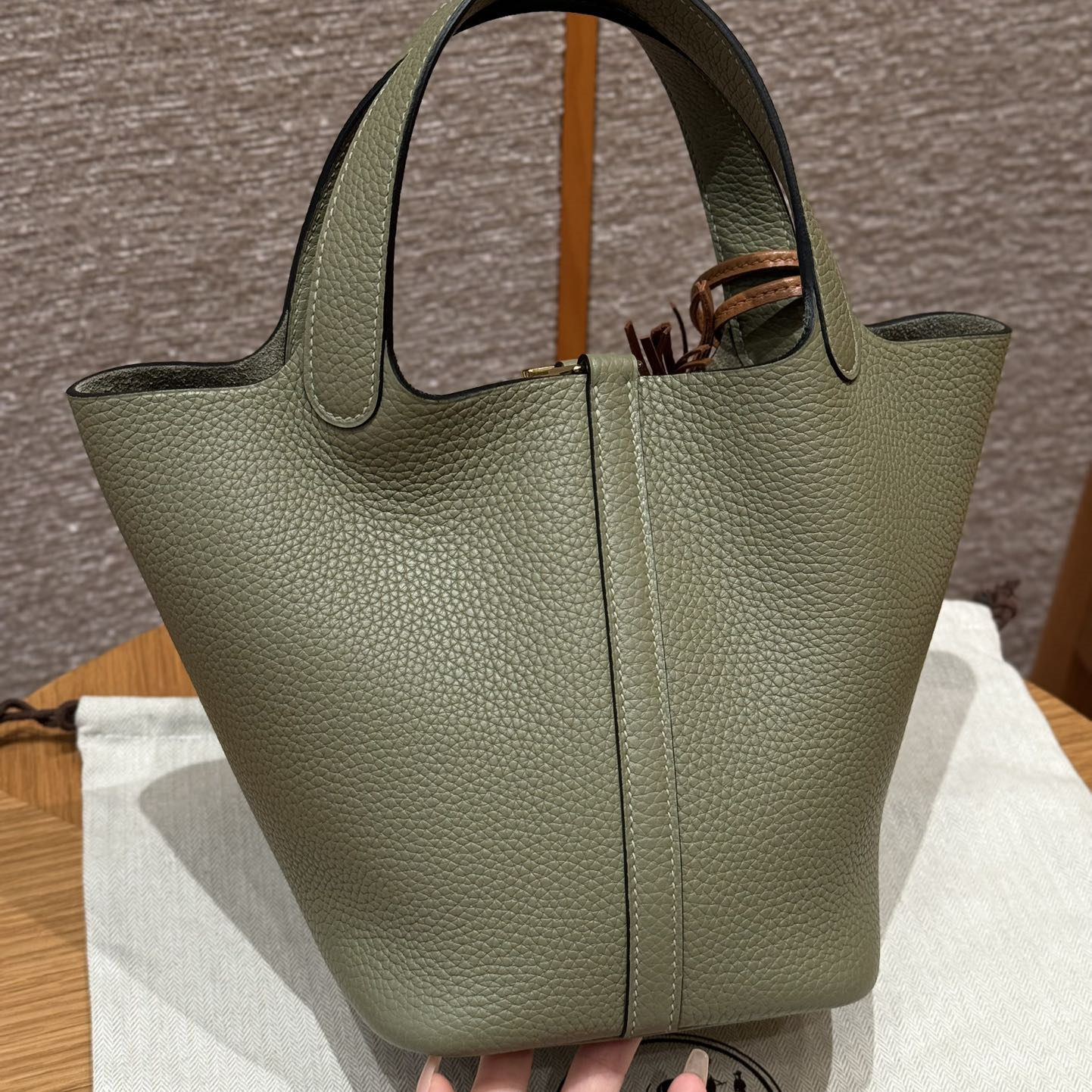 高仿Hermes*Picotin Lock18系列H56289TCQ1鼠尾草綠牛皮金扣純手工