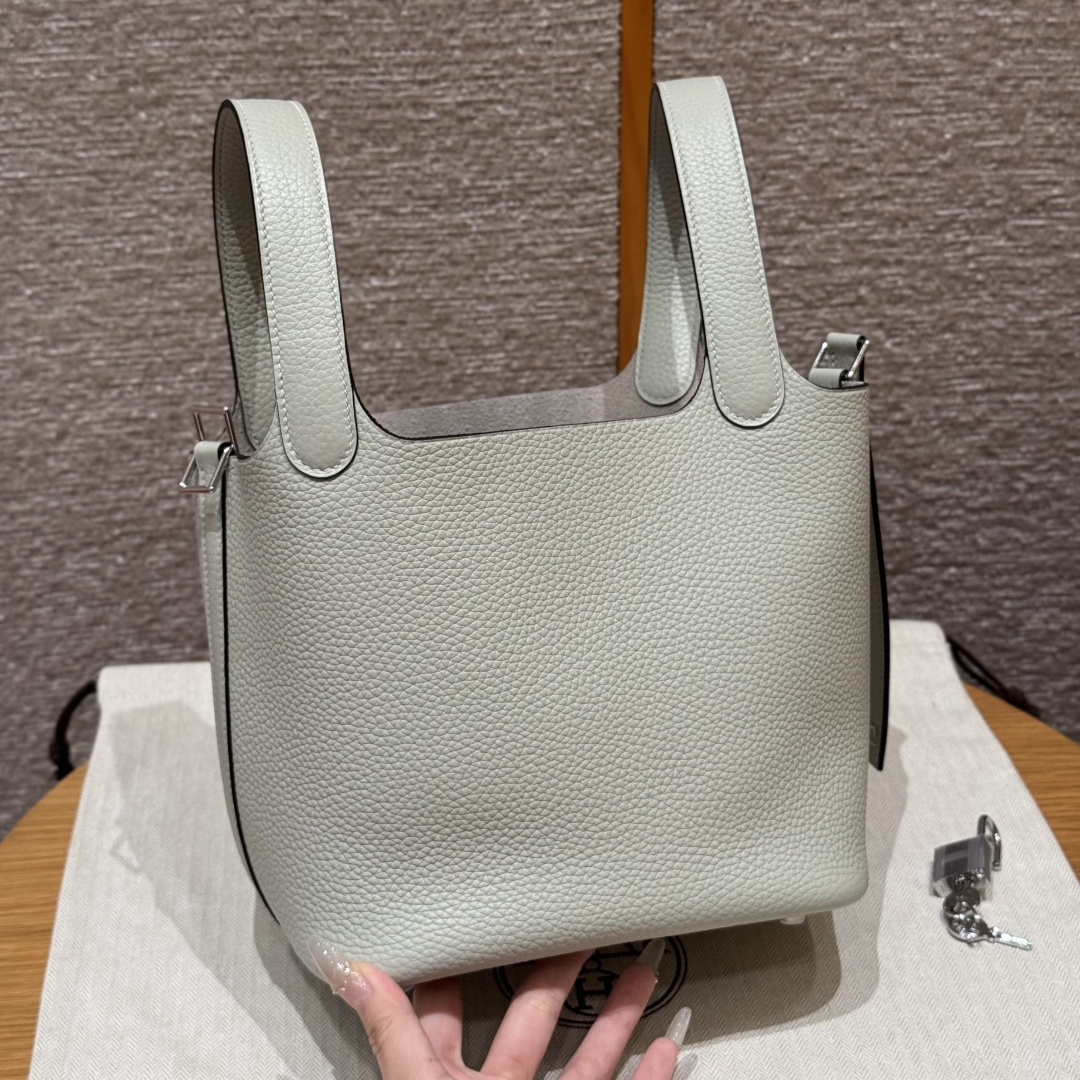 高仿Hermes*Picotin Lock18系列H56289TC0W冰晶灰牛皮銀扣純手工