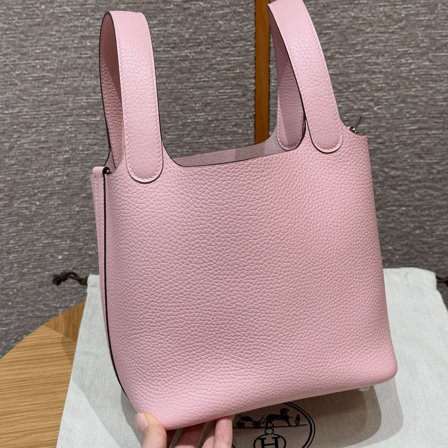 高仿Hermes*Picotin Lock18系列H56289TC3Q櫻花粉牛皮銀扣純手工