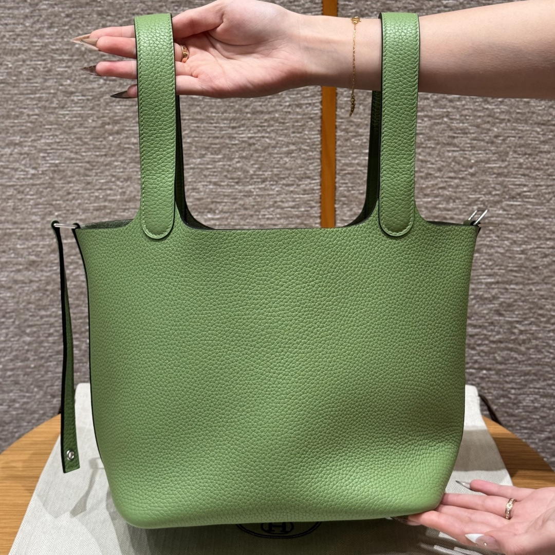 高仿Hermes*Picotin Lock18系列H56289TC3I牛油果綠牛皮銀扣純手工