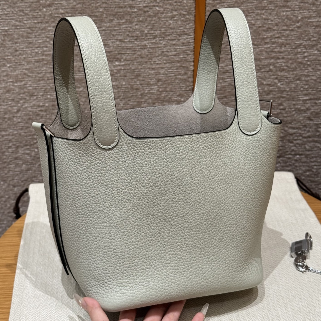 高仿Hermes*Picotin Lock18系列H56289TC0W冰晶灰牛皮銀扣純手工