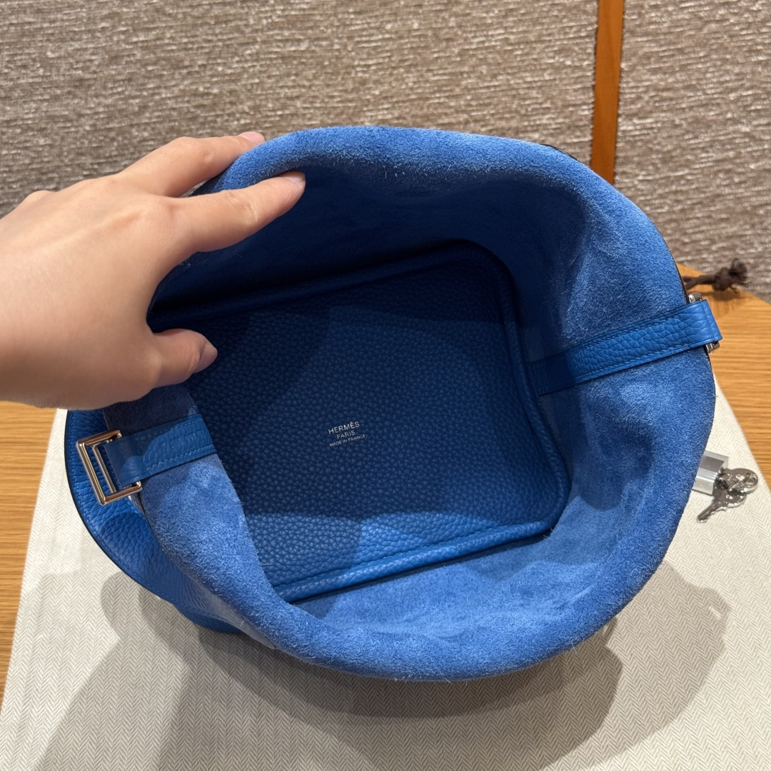 高仿Hermes*Picotin Lock18系列H56289TCT7水妖藍牛皮銀扣純手工
