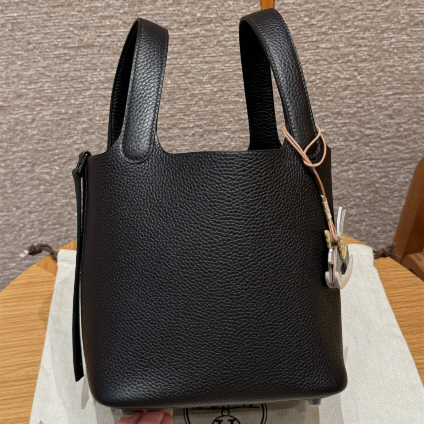 高仿Hermes*Picotin Lock18系列H56289TC89黑色牛皮黑扣純手工
