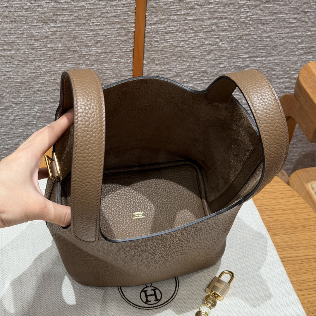 高仿Hermes*Picotin Lock18系列H56289TCDO威馬犬米色牛皮金扣純手工