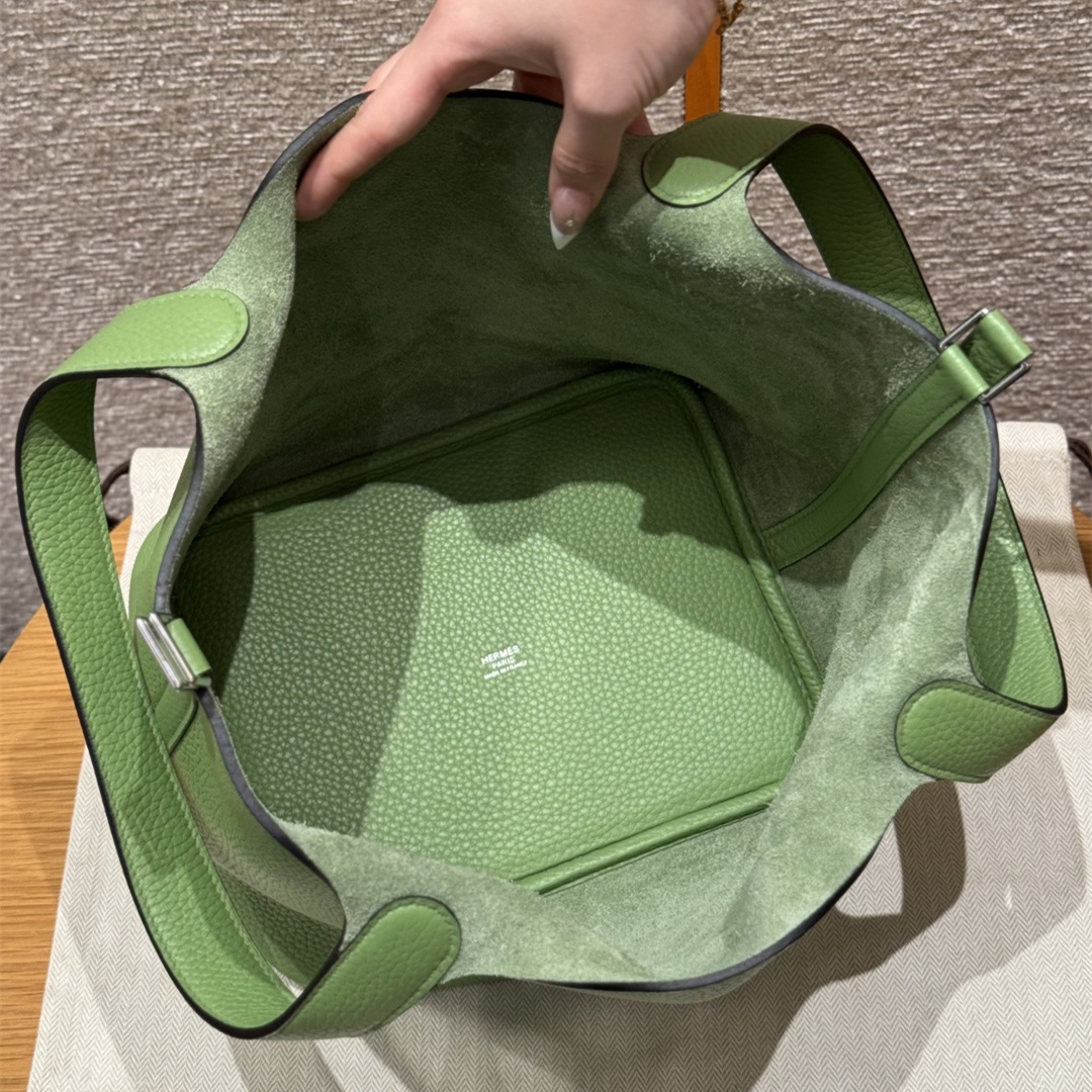 高仿Hermes*Picotin Lock18系列H56289TC3I牛油果綠牛皮銀扣純手工