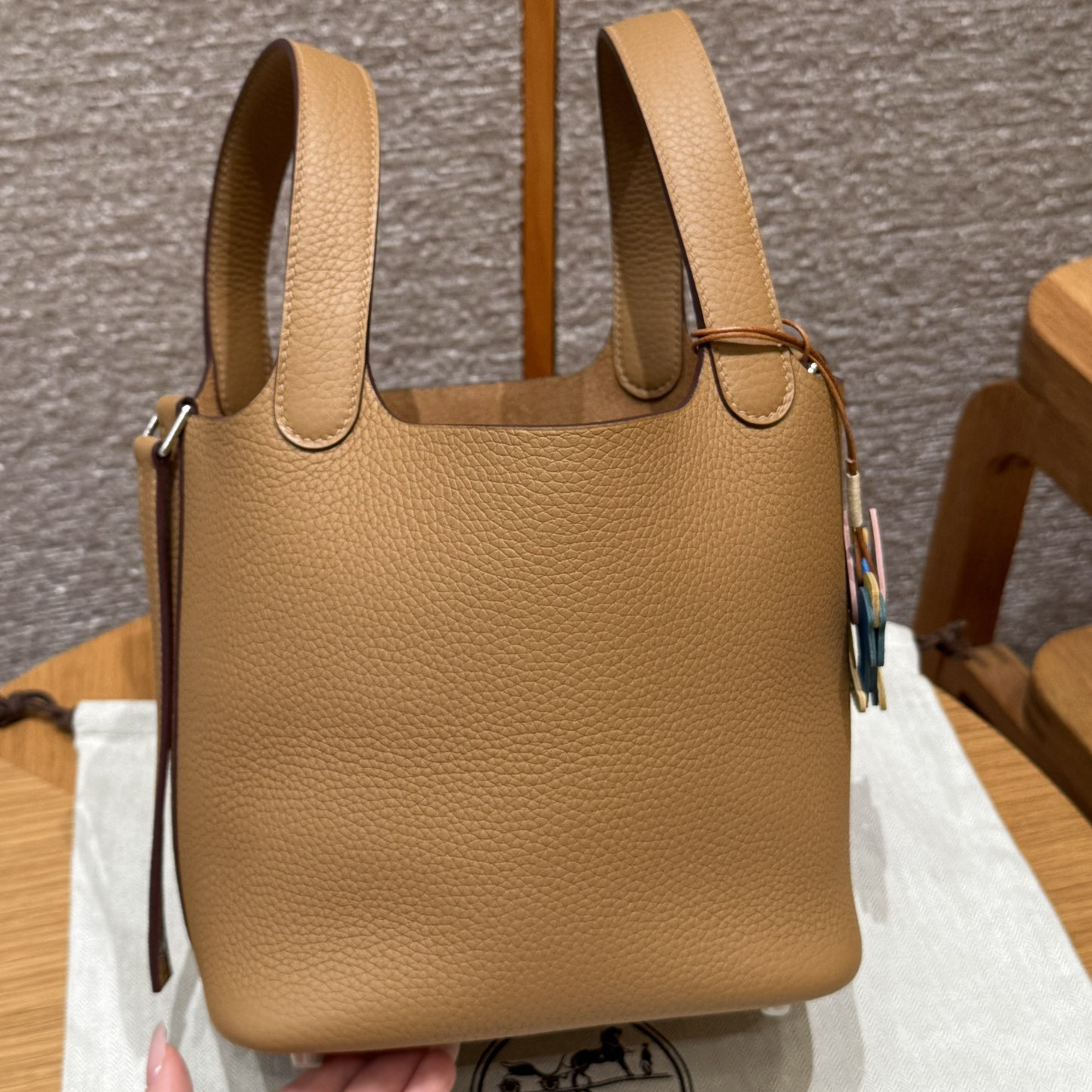 高仿Hermes*Picotin Lock18系列H56289TC4B餅乾色牛皮銀扣純手工