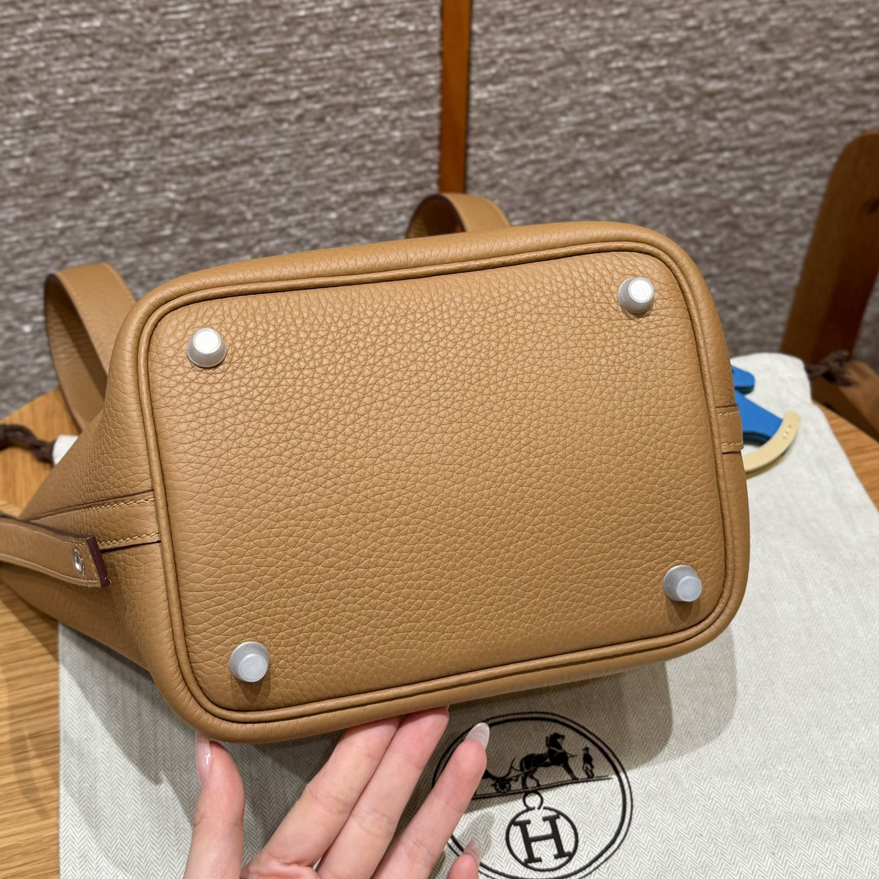 高仿Hermes*Picotin Lock18系列H56289TC4B餅乾色牛皮銀扣純手工
