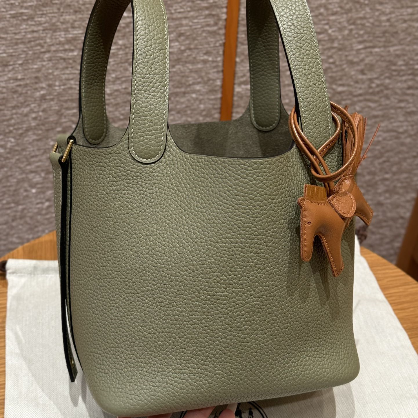 高仿Hermes*Picotin Lock18系列H56289TCQ1鼠尾草綠牛皮金扣純手工