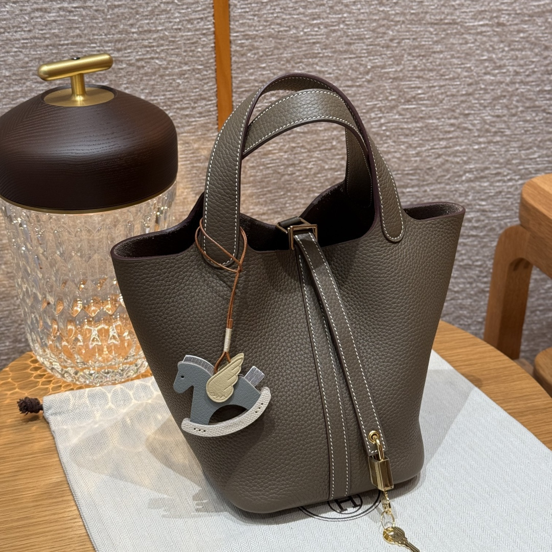 高仿Hermes*Picotin Lock18系列H56289TC18大象灰牛皮金扣純手工