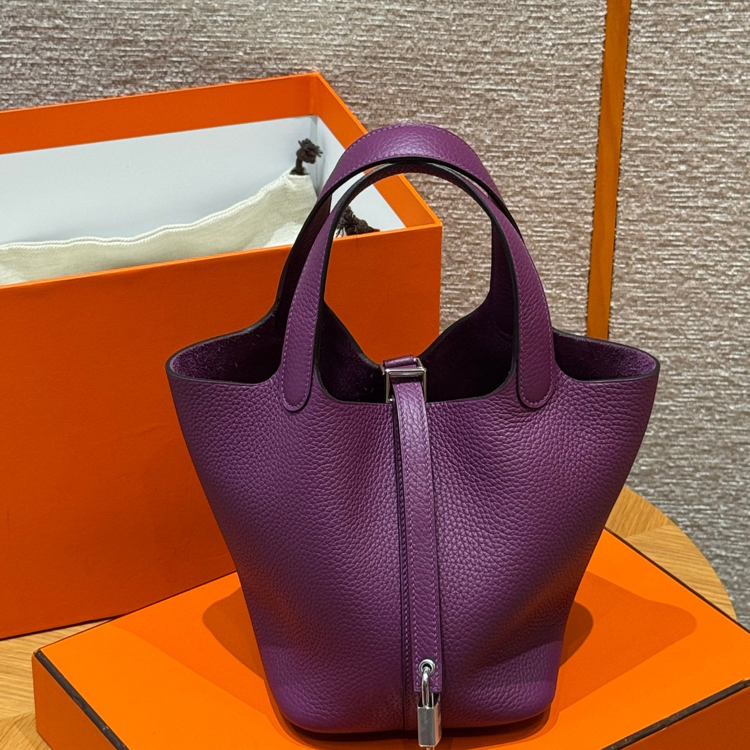 高仿Hermes*Picotin Lock18系列H56289TCP9海葵紫牛皮銀扣純手工