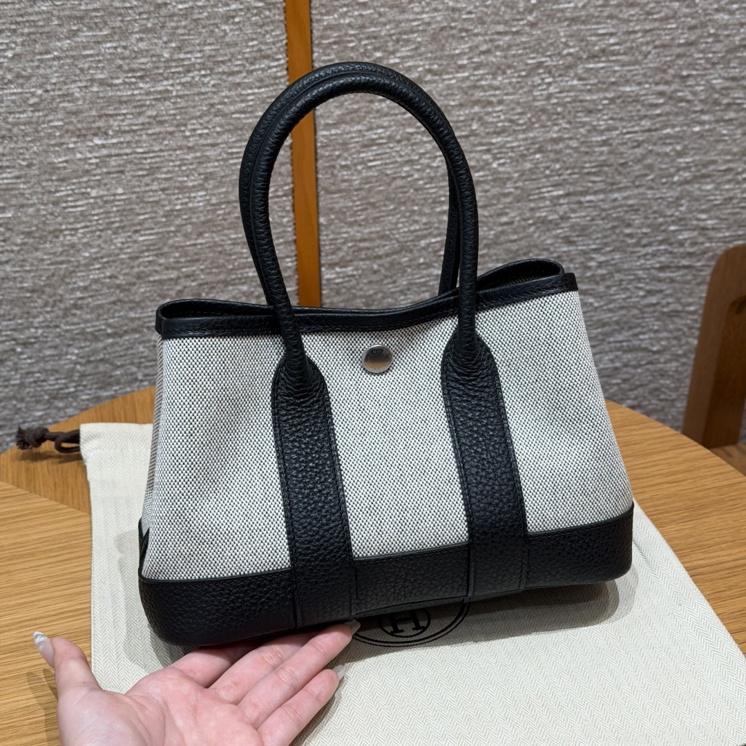 高仿Hermes*Garden Party23系列H08641889淺米色拼黑色帆布牛皮銀扣純手工