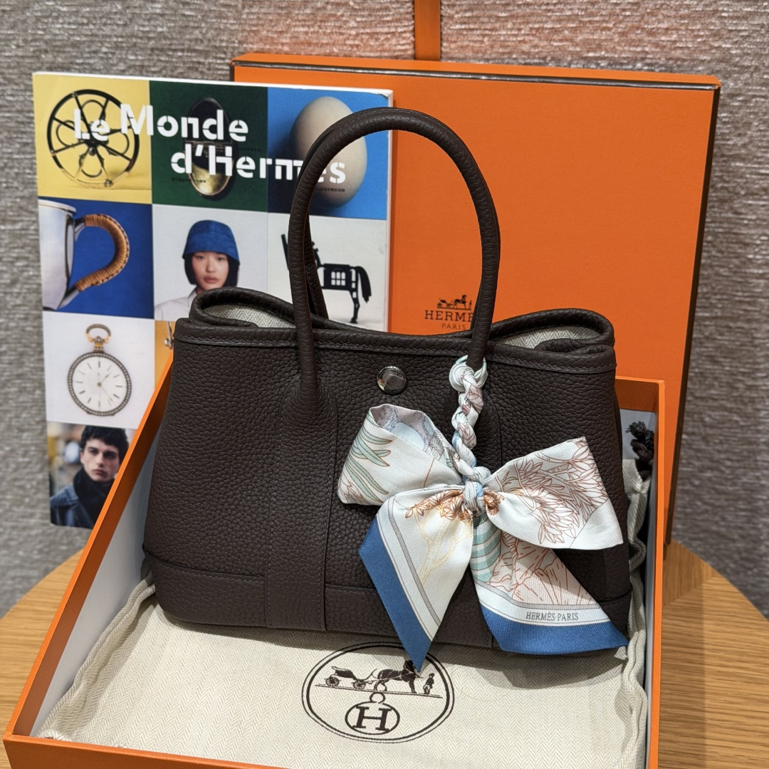 高仿Hermes*Garden Party23系列H08642246烏木色牛皮銀扣純手工